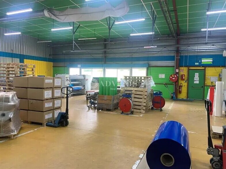 Local d’activités dans Vendôme à louer - Photo de l’immeuble – Image 1 sur 8