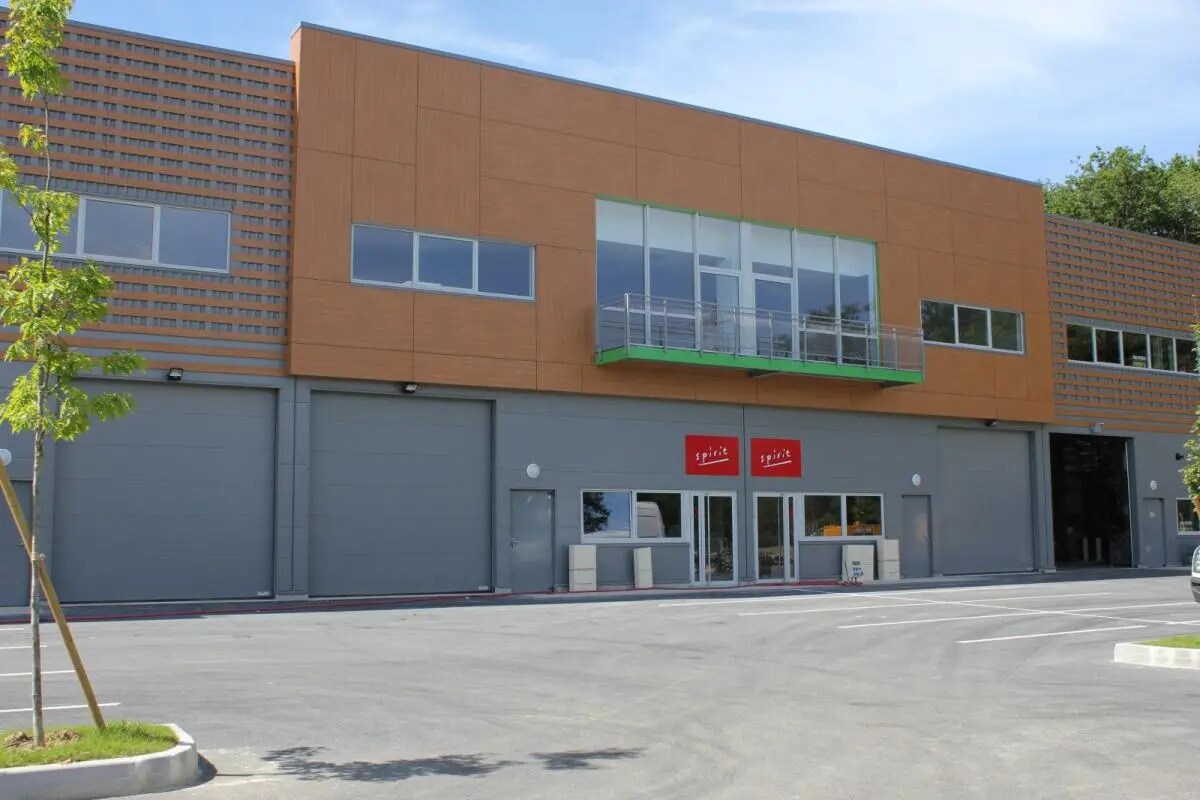 Local d’activités dans Villebon-sur-Yvette à louer Photo de l’immeuble– Image 1 sur 4