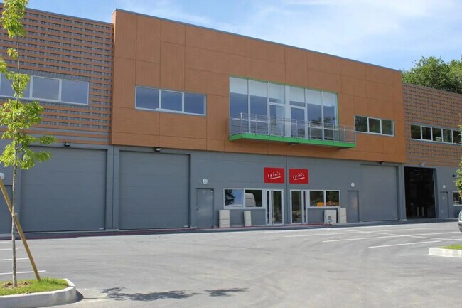 Plus de détails pour Bureau, Local d'activités à louer