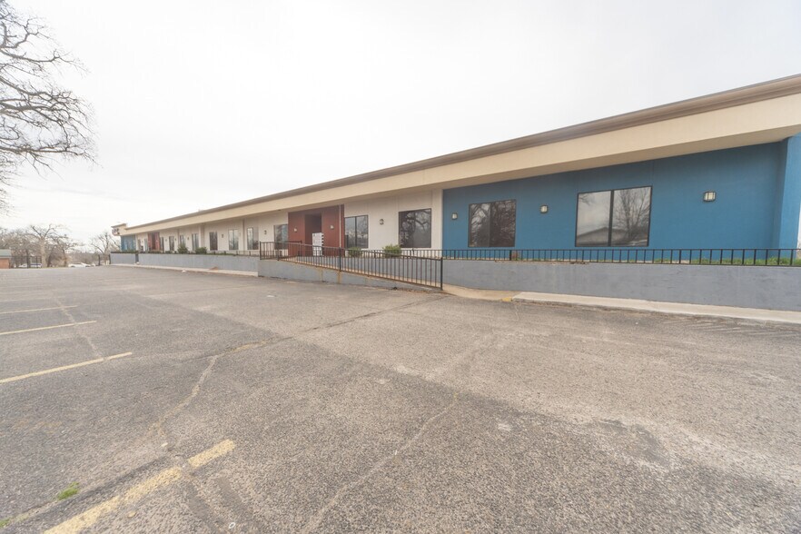 3131 N MacArthur Blvd, Bethany, OK à vendre - Photo de l’immeuble – Image 2 sur 20