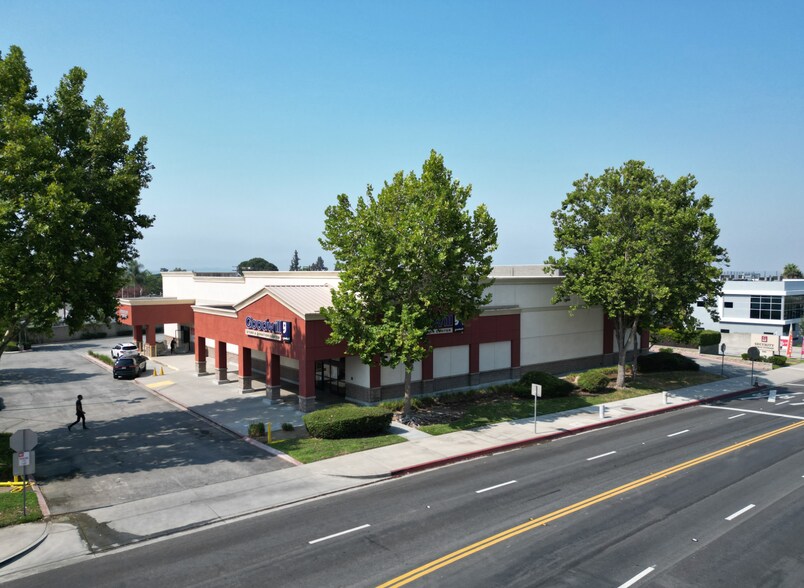 526 W Foothill Blvd, Glendora, CA à vendre - Photo de l’immeuble – Image 3 sur 10