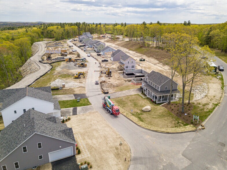 100 Crownshield Ave, Uxbridge, MA à vendre - Aérien – Image 1 sur 4
