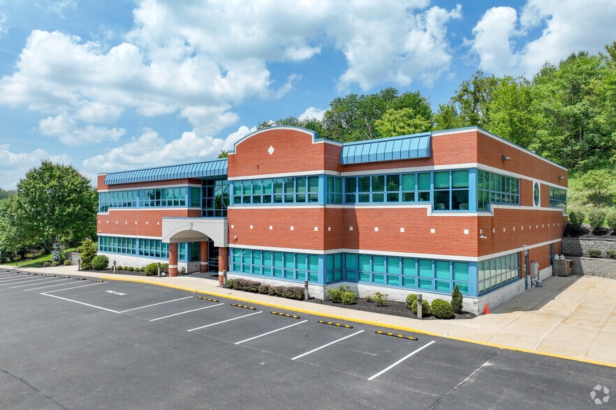 125 Hillvue Ln, Pittsburgh, PA à louer - Photo principale – Image 1 sur 4