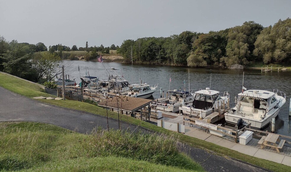 520 Water St, Manistee, MI à vendre - Photo de l’immeuble – Image 2 sur 31