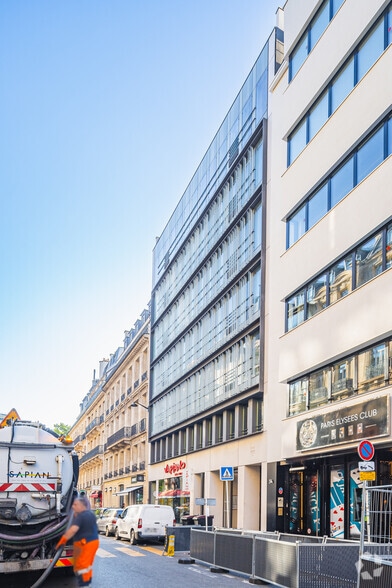 36 Rue Marbeuf, Paris à louer - Photo de l’immeuble – Image 2 sur 14