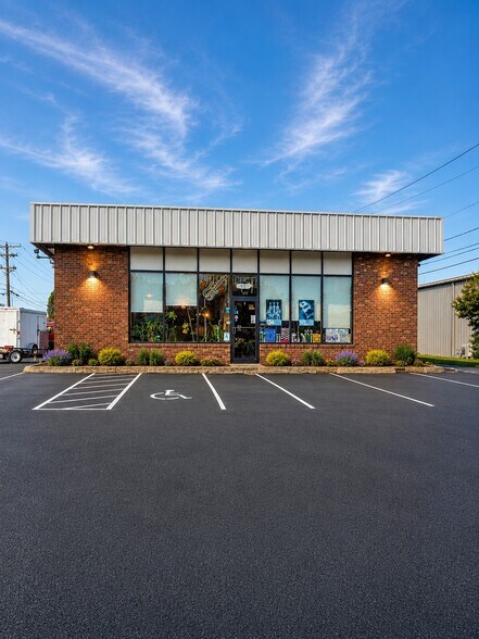 473 Washington Ave, North Haven, CT à louer - Photo de l’immeuble – Image 1 sur 5