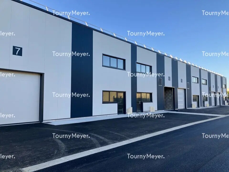 Local d'activités dans Blanquefort à vendre Photo de l’immeuble– Image 1 sur 12