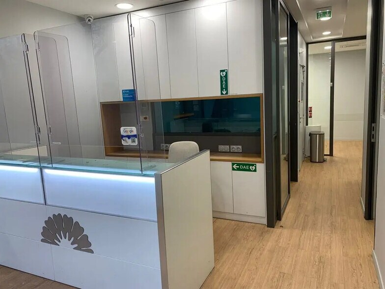 Local commercial dans Paris à louer - Photo de l’immeuble – Image 2 sur 6