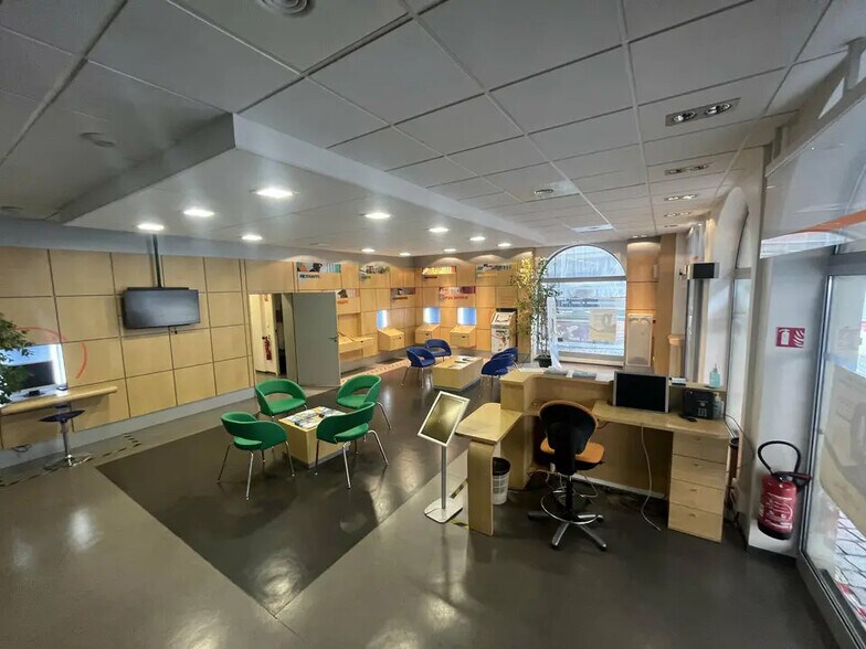 Local commercial dans Strasbourg à louer - Photo de l’immeuble – Image 1 sur 8