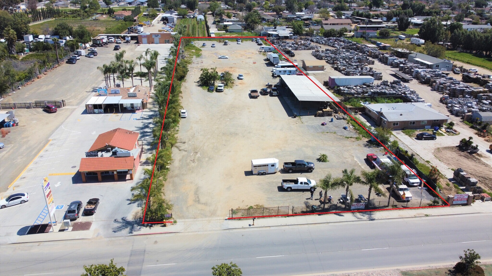 5684 Etiwanda Ave, Jurupa Valley, CA à louer Photo principale– Image 1 sur 6