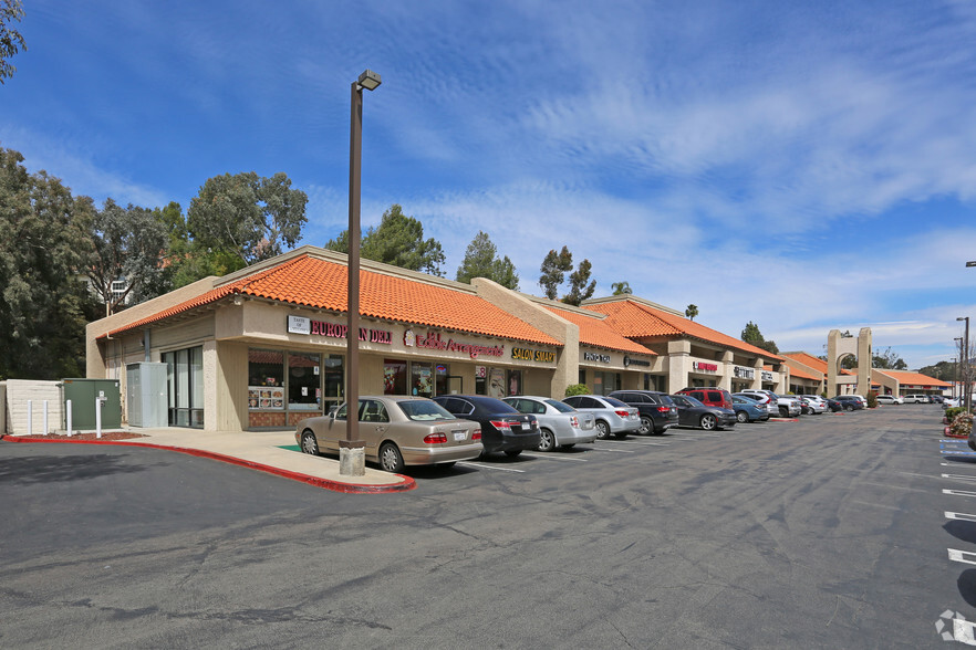 12202-12234 Poway Rd, Poway, CA à louer - Photo de l’immeuble – Image 1 sur 3