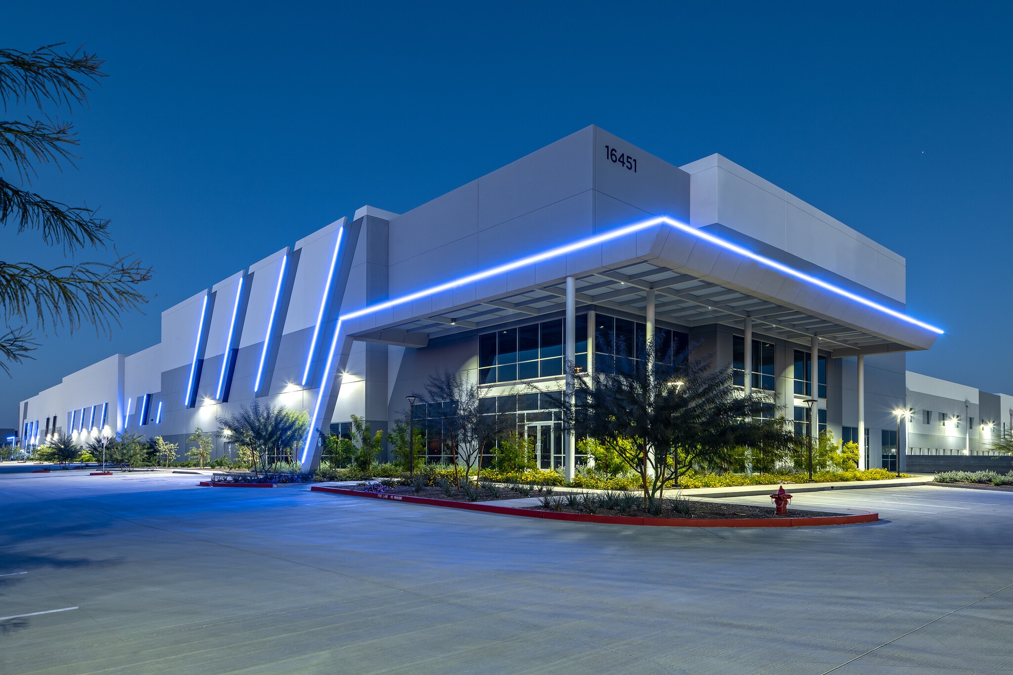 16451 W. Glendale Avenue, Litchfield Park, AZ à louer Photo principale– Image 1 sur 11