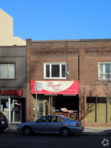 1618 Bloor St W, Toronto, ON à louer - Photo de l’immeuble – Image 2 sur 2