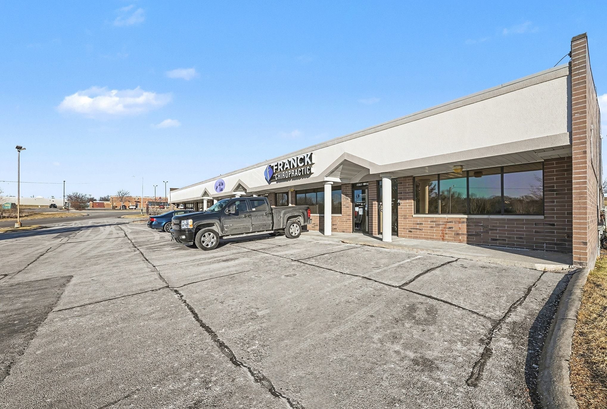 955 N Adams St, Papillion, NE à louer Photo de l’immeuble– Image 1 sur 22