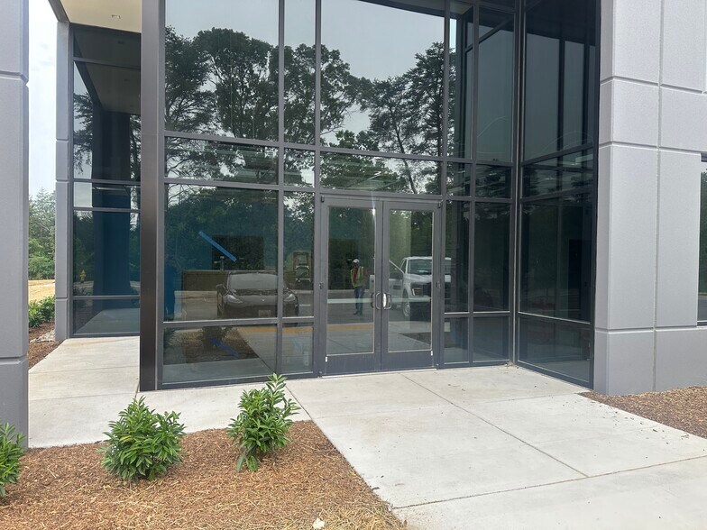 1221 Wilson Rd, Glen Burnie, MD à louer - Hall d’entrée – Image 3 sur 4