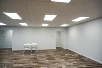 1800 Woodfield Dr, Savoy, IL à louer Photo intérieure– Image 2 sur 8