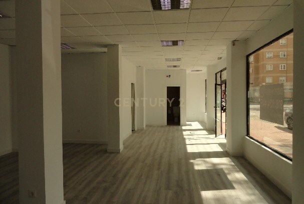 Local commercial dans Alcalá de Henares, Madrid à louer Plan d’étage– Image 1 sur 3