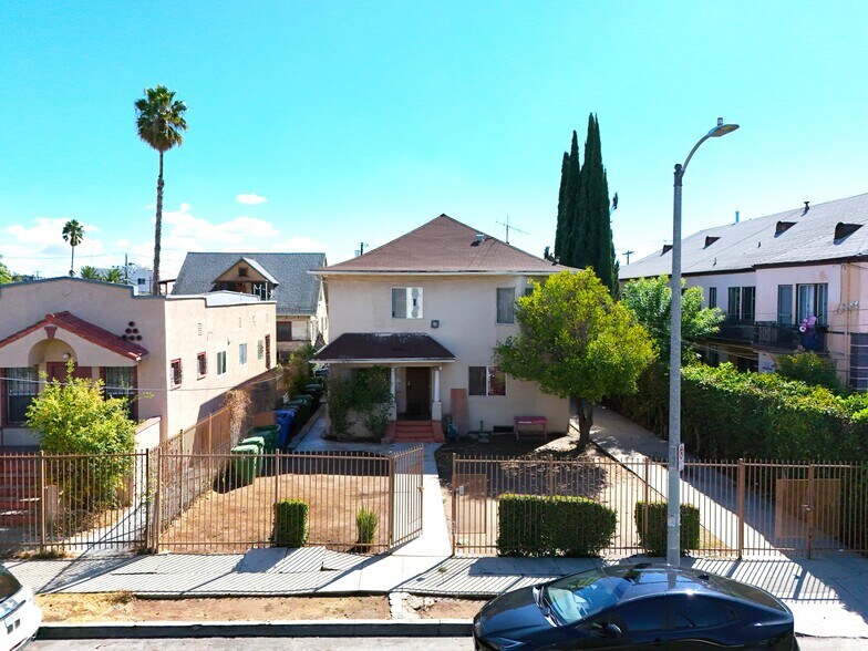 322 N Fickett St, Los Angeles, CA à vendre - Photo de l’immeuble – Image 2 sur 11