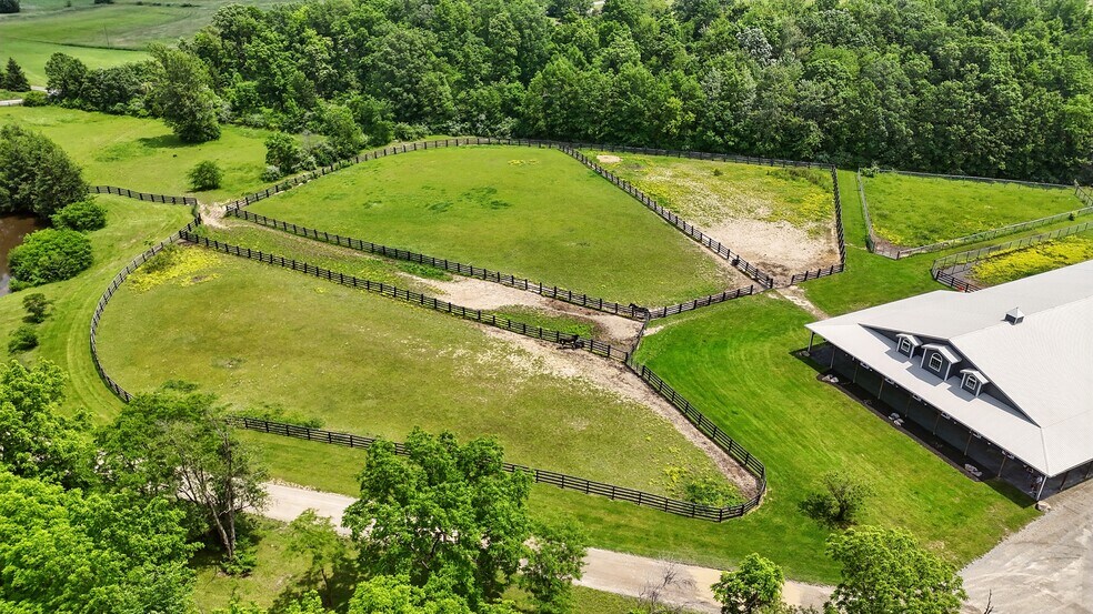 14743 Leesburg Rd, Fort Wayne, IN à vendre - Photo de l’immeuble – Image 2 sur 9