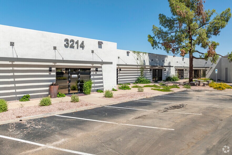 3202-3254 S Fair Ln, Tempe, AZ à louer - Photo de l’immeuble – Image 3 sur 7