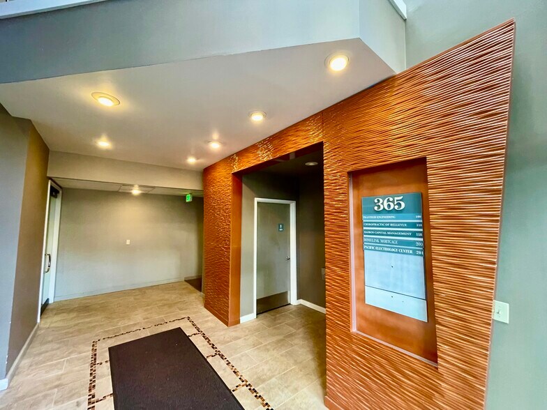 365 118th Ave SE, Bellevue, WA à vendre - Photo intérieure – Image 3 sur 8