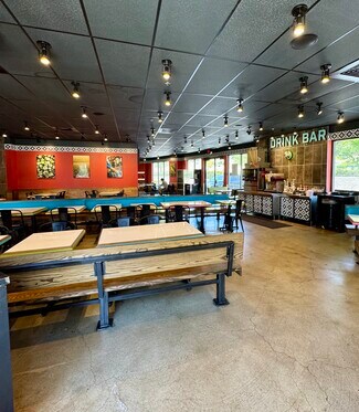 Plus de détails pour 595 N Moorpark Rd, Thousand Oaks, CA - Local commercial à louer