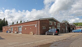 Plus de détails pour Wessex Rd, Bourne End - Industriel/Logistique à louer