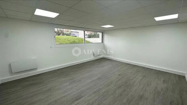 Plus de détails pour Bureau à louer