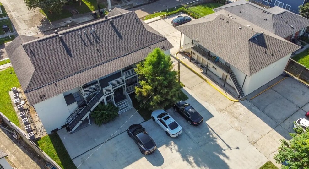3250 Carlotta St, Baton Rouge, LA à vendre - Photo de l’immeuble – Image 2 sur 17