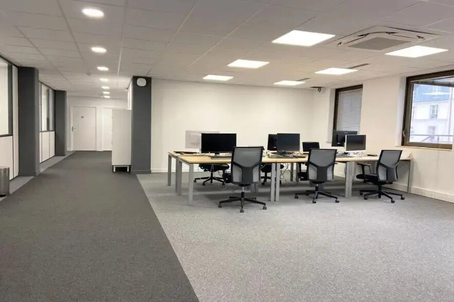 Bureau dans Neuilly-sur-Seine à louer - Photo de l’immeuble – Image 2 sur 5