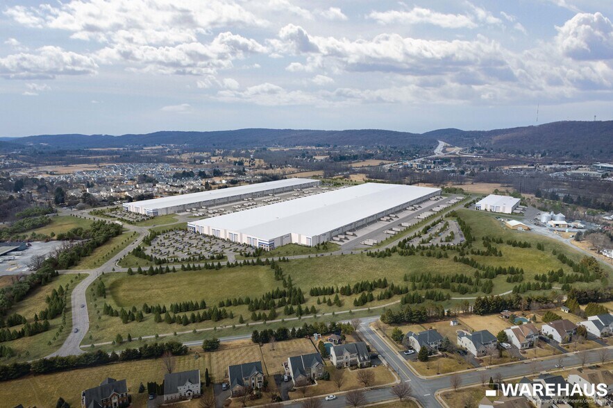3900 Commerce Way, Center Valley, PA à louer - Photo de l’immeuble – Image 1 sur 4