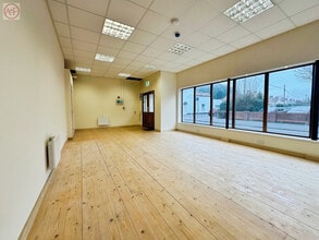 98 Church St, Highbridge à louer Photo intérieure– Image 1 sur 4