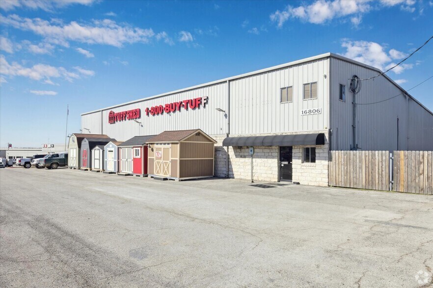 16806 I-35 S, Buda, TX à louer - Photo de l’immeuble – Image 2 sur 13