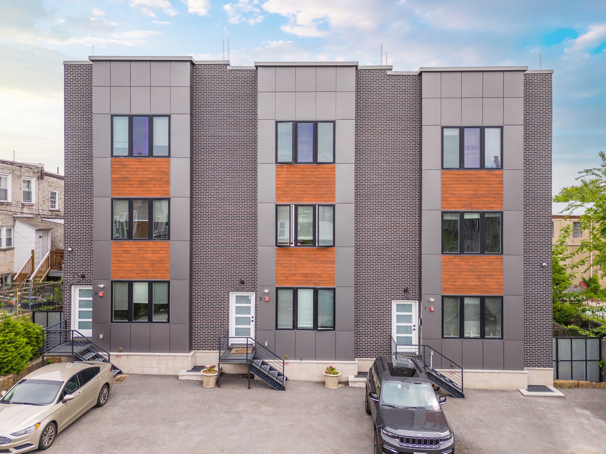 85 E Sharpnack St, Philadelphia, PA à vendre Photo principale– Image 1 sur 51