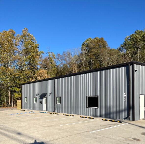 6933 N Lee Hwy, Cleveland, TN à louer - Photo de l’immeuble – Image 3 sur 9