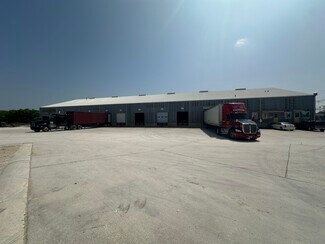 Plus de détails pour 242 N WW White Rd, San Antonio, TX - Industriel/Logistique à vendre