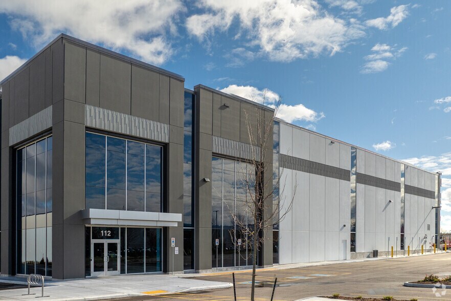 112 E Beaver Creek Rd, Richmond Hill, ON à louer - Photo principale – Image 1 sur 2