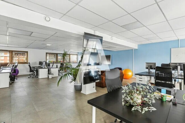 Plus de détails pour Bureau à louer