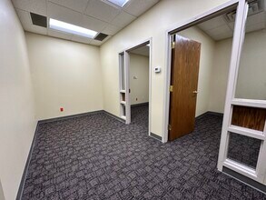 1961 Premier Dr, Mankato, MN à louer Photo de l’immeuble– Image 2 sur 7