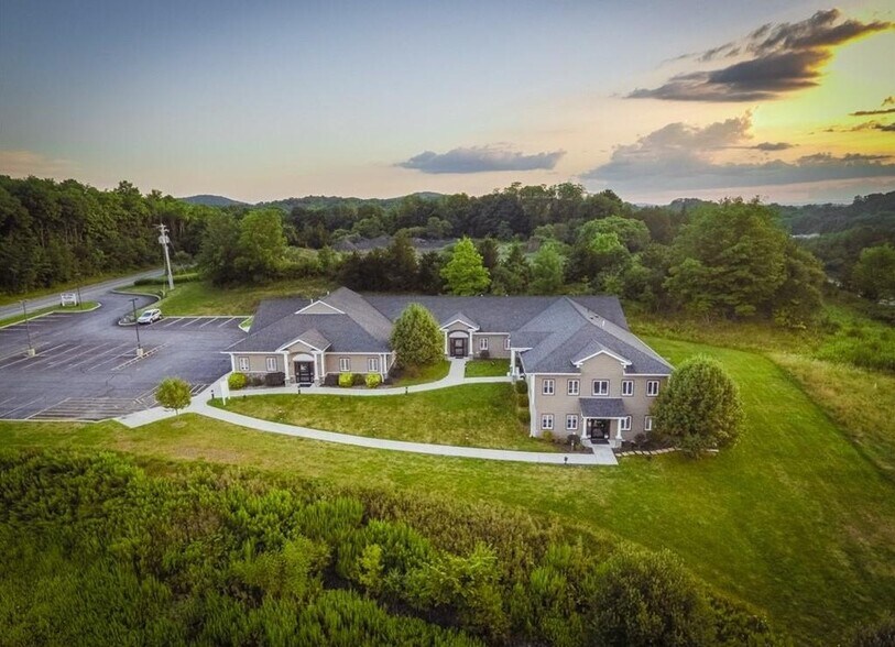 1460 Route 17M, Chester, NY à louer - Photo de l’immeuble – Image 1 sur 14