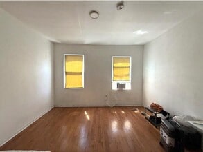 2202 E Monument St, Baltimore, MD à louer Photo intérieure– Image 1 sur 1