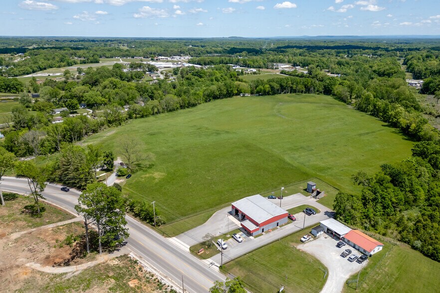 1036 Old Smithville Rd, McMinnville, TN à vendre - Photo de l’immeuble – Image 3 sur 19