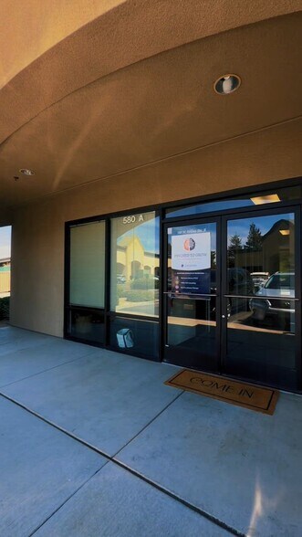 580 N Wilma Ave, Ripon, CA à louer - Vidéo sur l’annonce professionnelle – Image 2 sur 10