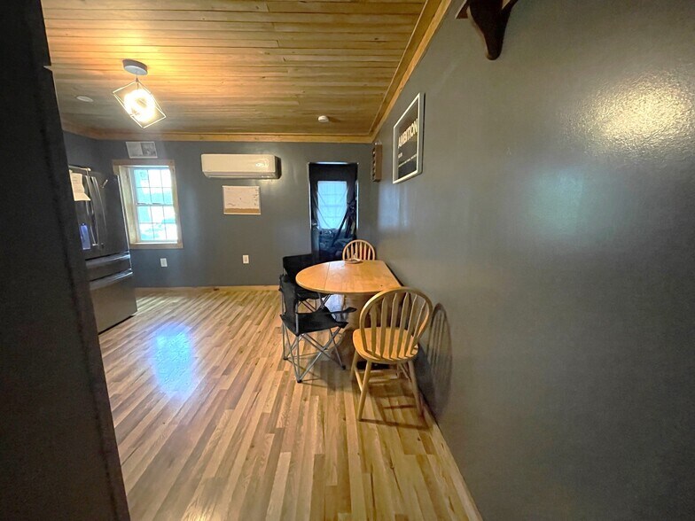 19 Mason Corner Rd, Saint Albans, ME à vendre - Photo intérieure – Image 2 sur 41