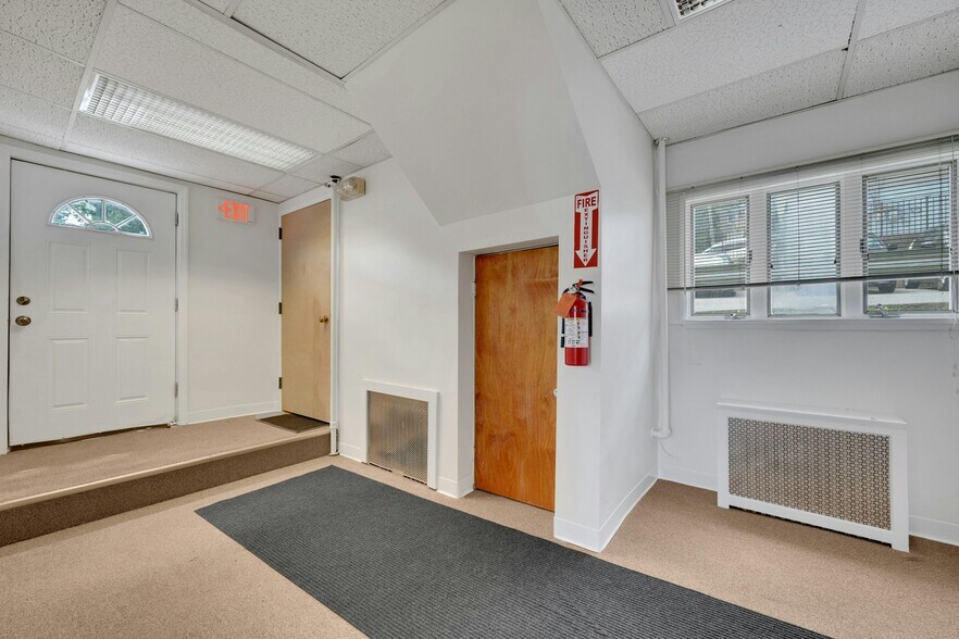 5 Montague St, Yonkers, NY à louer - Photo intérieure – Image 3 sur 19