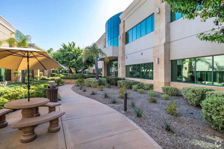41619 Margarita Rd, Temecula, CA à vendre - Photo de l’immeuble – Image 3 sur 8