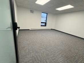 2215 Oak Industrial Dr NE, Grand Rapids, MI à louer Photo de l’immeuble– Image 1 sur 4