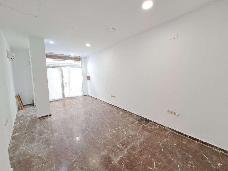 Local commercial dans Alzira, Valencia à vendre - Photo de l’immeuble – Image 3 sur 7