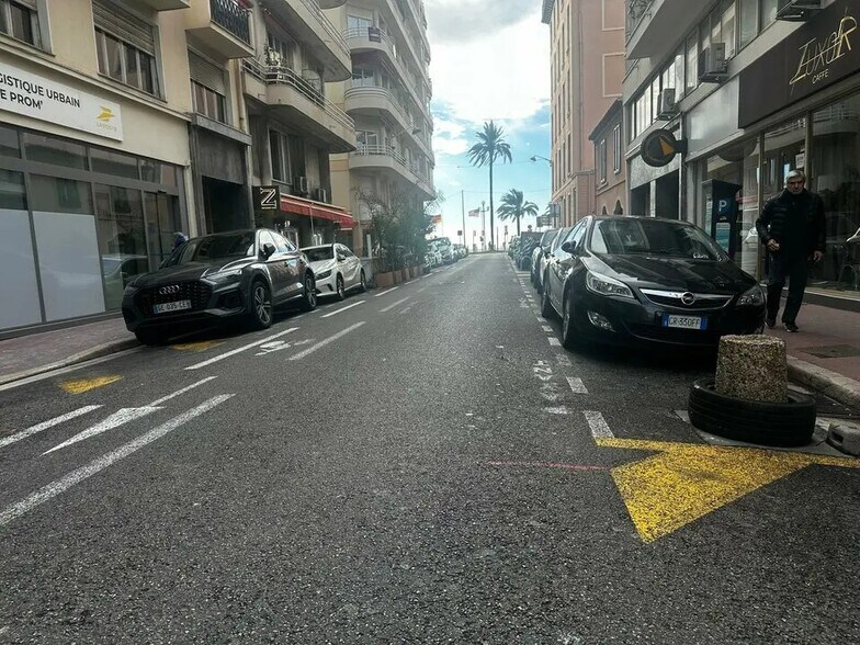 Local commercial dans Nice à louer - Photo de l’immeuble – Image 1 sur 6