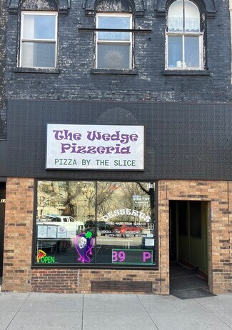 Plus de détails pour 113 Iowa Ave, Iowa City, IA - Local commercial à vendre